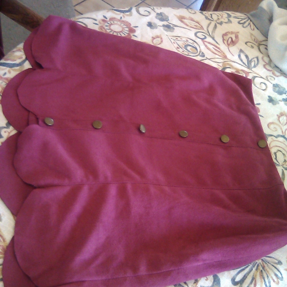 Scalloped bottom skirt